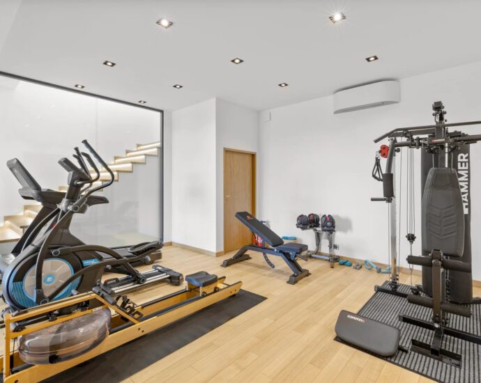 Porto-Vecchio, Palombaggia, Villa vue mer panoramique, 7 chambres, salle de sport, piscine chauffée, plage à pieds