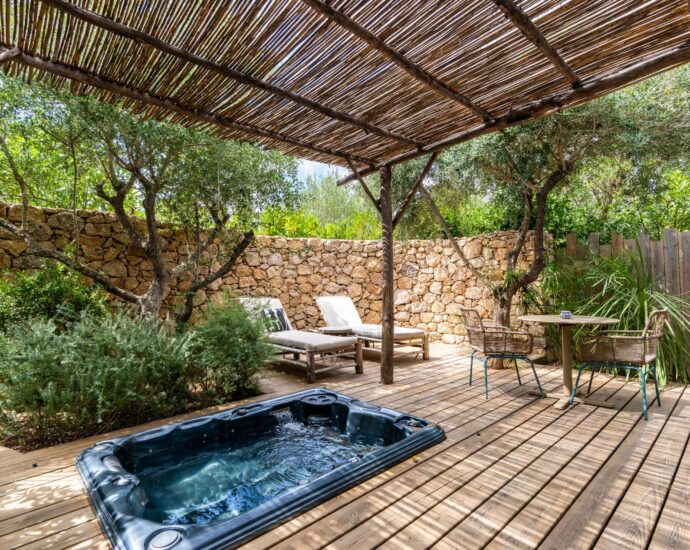 Exclusivité, Bonifacio, hôtel 4 étoiles, 10 suites privatives, piscine