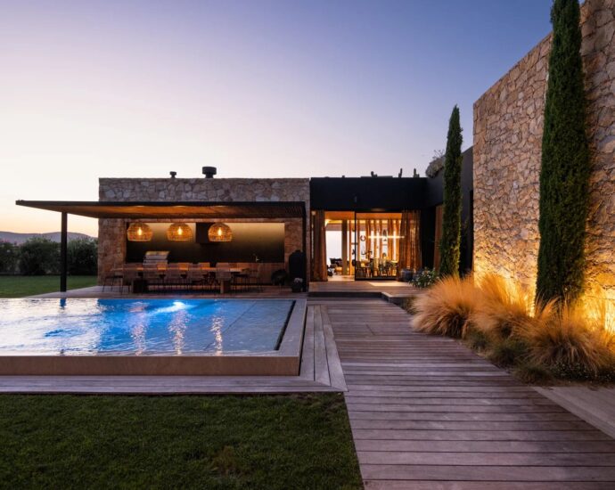 Calvi, Villa d’exception, 8 chambres, 2 piscines, vue mer panoramique