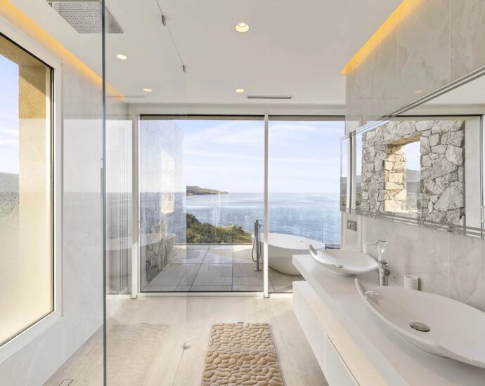 Favone, villa, panoramic sea view, 7 bedrooms, close to the beach, swimming pool, cinema room, gym, sauna, hammam, arcade room, pétanque court