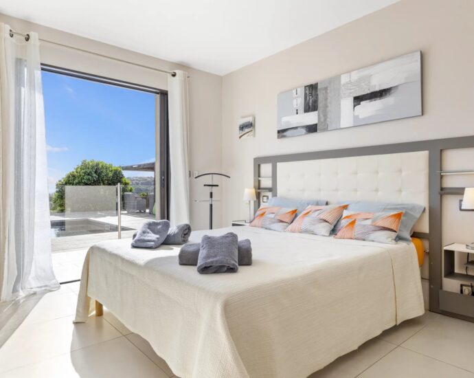 Porto vecchio, Palombaggia, villa 5 chambres, vue mer, piscine et proche plage