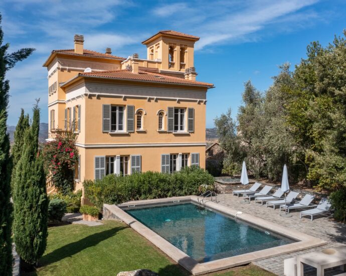 Oletta, 7 bedroom villa, Maison de Maître, one outbuilding, heated pool, close to beaches
