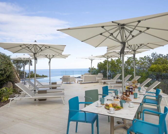 Favone, villa, panoramic sea view, 7 bedrooms, close to the beach, swimming pool, cinema room, gym, sauna, hammam, arcade room, pétanque court