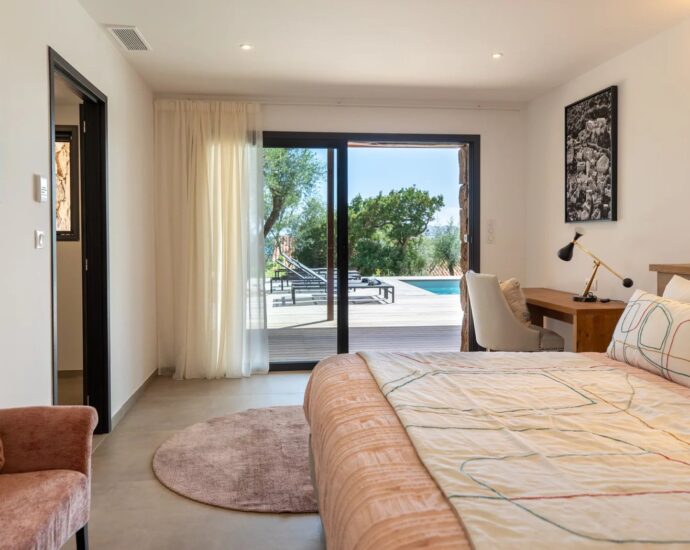 Arasu, villa d’architecte, 7 chambres, piscine, vue mer, plage à pied