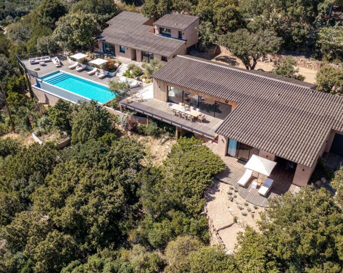 Porto-Vecchio, Palombaggia, Villa vue mer panoramique, 6 chambres, piscine chauffée, plage à pied