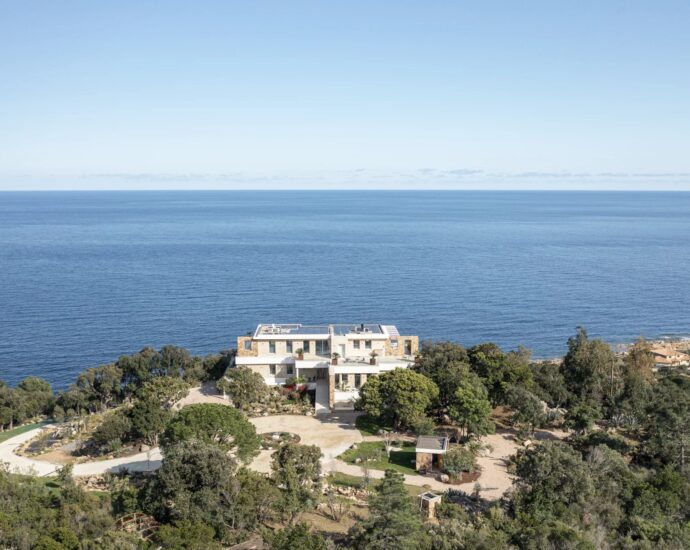 Favone, villa, panoramic sea view, 7 bedrooms, close to the beach, swimming pool, cinema room, gym, sauna, hammam, arcade room, pétanque court