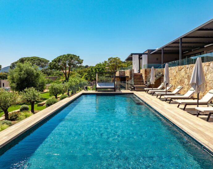 Caramontino, sea-view Hôtel Villa with panoramic views, 7 bedrooms, swimming pool, jacuzzi, fitness room, walking distance to the beach