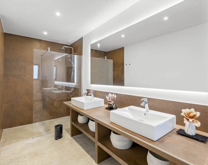 Saint-Cyprien, villa d’architecte, 7 chambres, piscine, vue mer, plage à pied