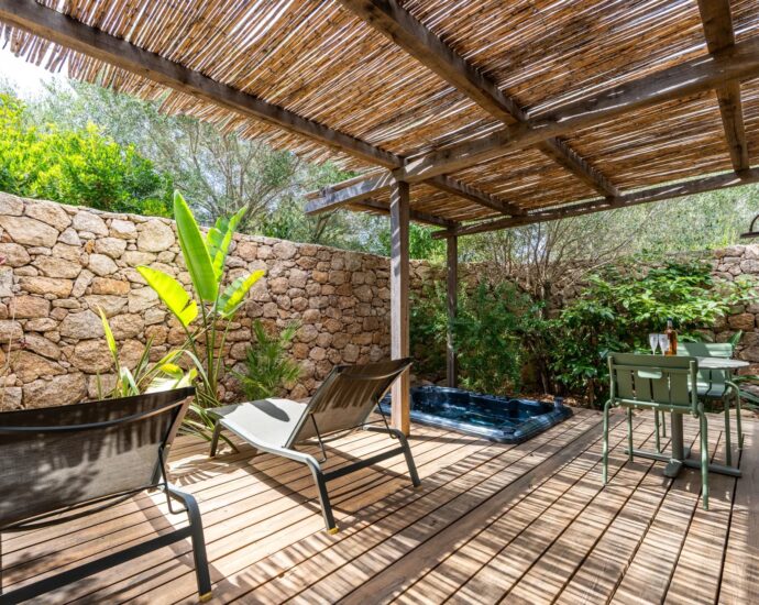 Exclusivité, Bonifacio, hôtel 4 étoiles, 10 suites privatives, piscine