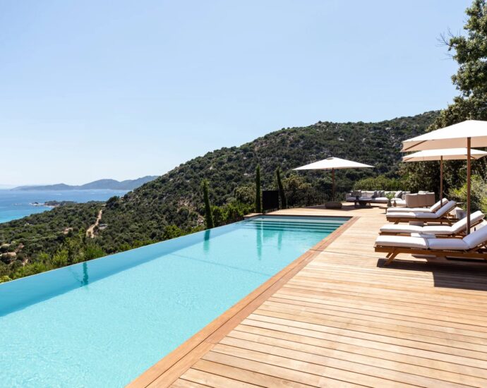 Porto-Vecchio, Palombaggia, Villa vue mer panoramique, 6 chambres, piscine chauffée, plage à pied