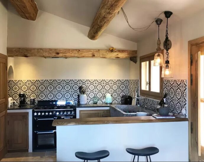 Porto-Vecchio, Piccovaggia, Farmhouse‑style Villa, 4 Bedrooms, Private Estate, Close to the Beach