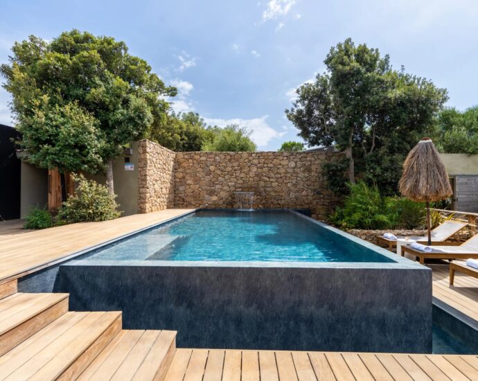 Exclusivité, Bonifacio, hôtel 4 étoiles, 10 suites privatives, piscine