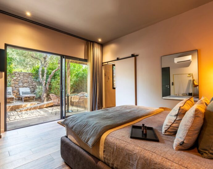 Exclusivité, Bonifacio, hôtel 4 étoiles, 10 suites privatives, piscine