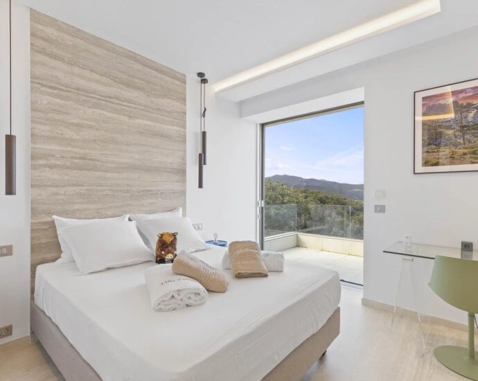 Favone, villa, panoramic sea view, 7 bedrooms, close to the beach, swimming pool, cinema room, gym, sauna, hammam, arcade room, pétanque court