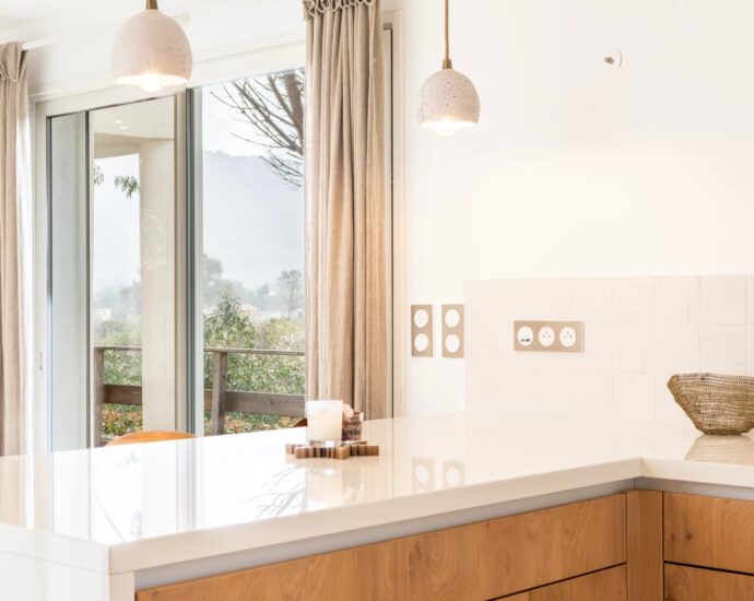 Porto-Vecchio, Villa plain-pied, 4 chambres, proche plage Palombagia, piscine