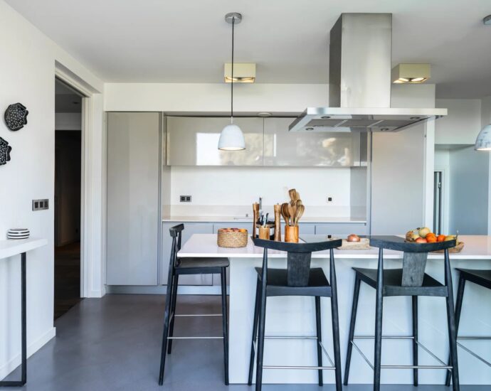 Exclusivité, Domaine de Cala Rossa, La Testa, Propriété exceptionnelle pied dans l&rsquo;eau, 2 villas, 7 chambres, piscine, plage à pied, vue mer panoramique