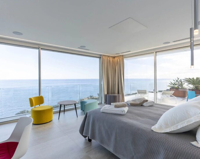 Favone, villa, panoramic sea view, 7 bedrooms, close to the beach, swimming pool, cinema room, gym, sauna, hammam, arcade room, pétanque court