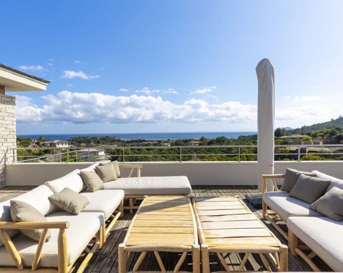 Porto-Vecchio, Palombaggia, Villa vue mer panoramique, 7 chambres, salle de sport, piscine chauffée, plage à pieds