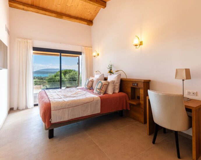 Arasu, villa d’architecte, 7 chambres, piscine, vue mer, plage à pied