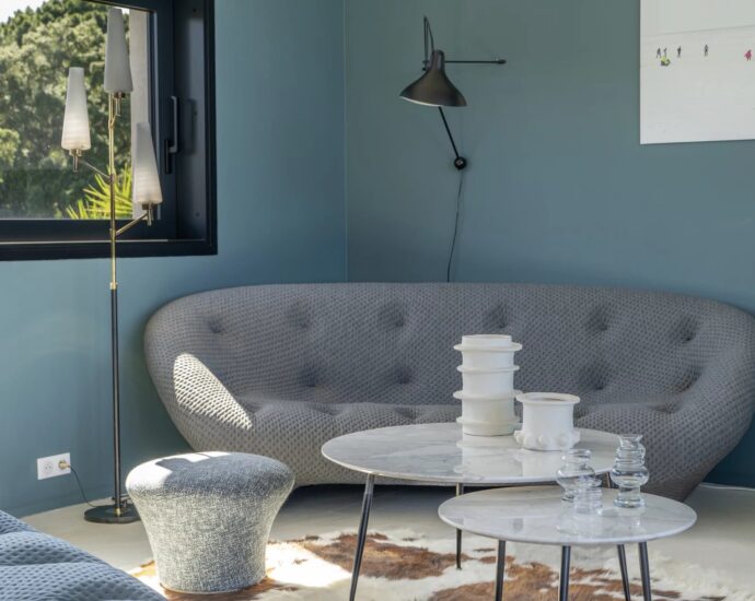 Pinarello, Contemporary 5-Bedroom Villa with Pool and Sea View, Nestled in the Heart of the Maquis