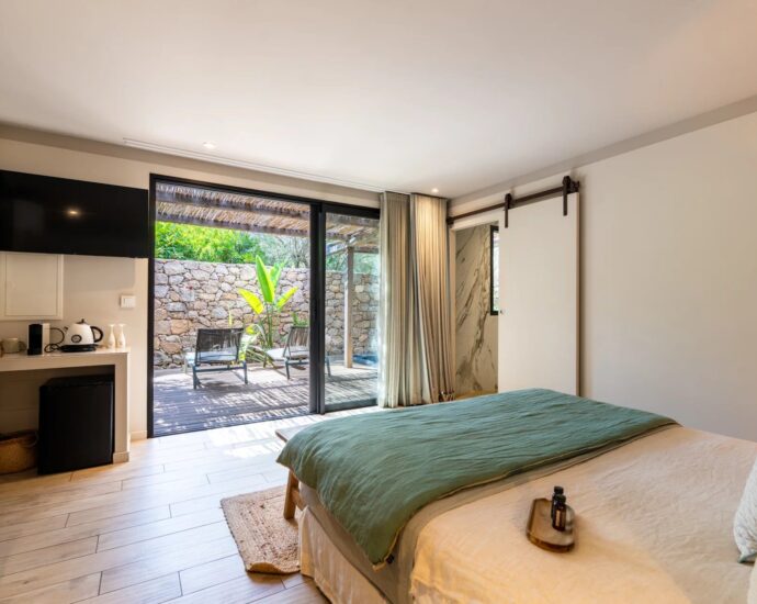 Exclusivité, Bonifacio, hôtel 4 étoiles, 10 suites privatives, piscine