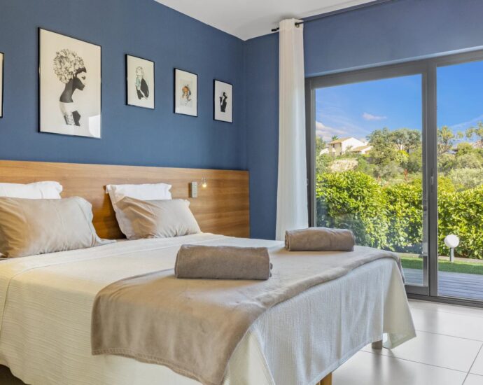 Porto vecchio, Palombaggia, villa 5 chambres, vue mer, piscine et proche plage