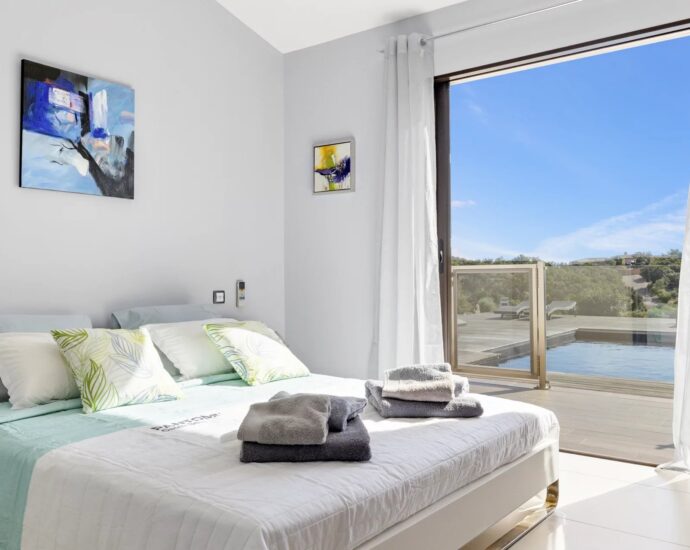 Porto vecchio, Palombaggia, villa 5 chambres, vue mer, piscine et proche plage