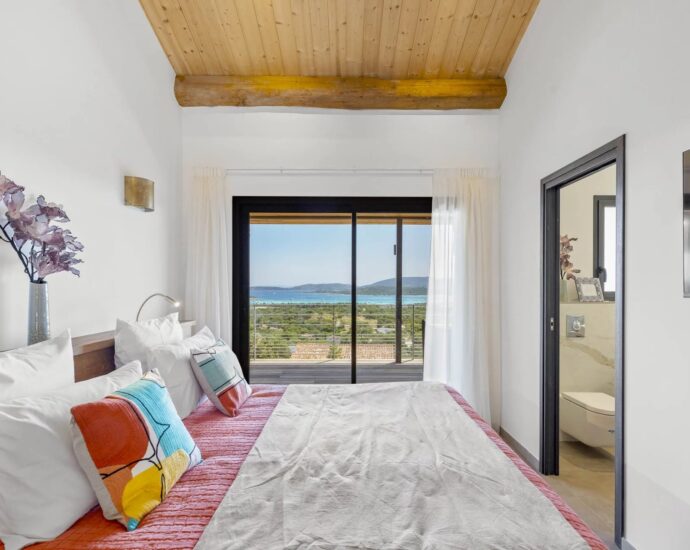 Saint-Cyprien, villa d’architecte, 7 chambres, piscine, vue mer, plage à pied