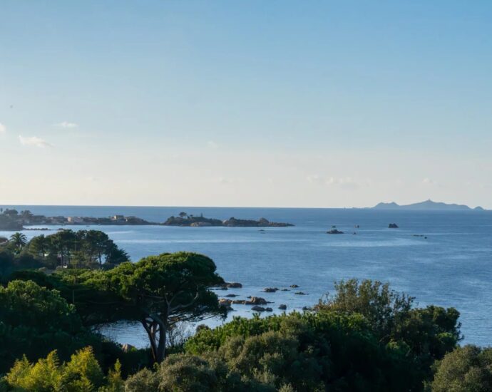 PENTHOUSE d&rsquo;exception, Pietrosella, 3 chambres, vue panoramique mer, plage à pied