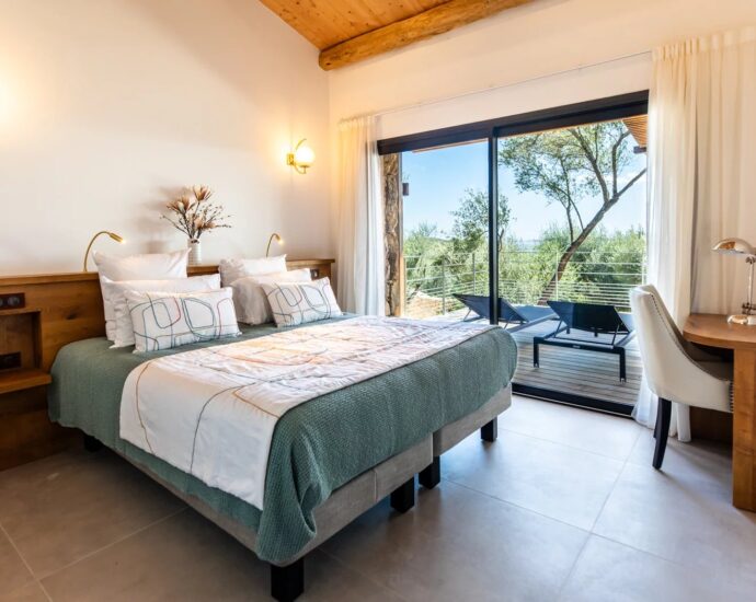 Arasu, villa d’architecte, 7 chambres, piscine, vue mer, plage à pied