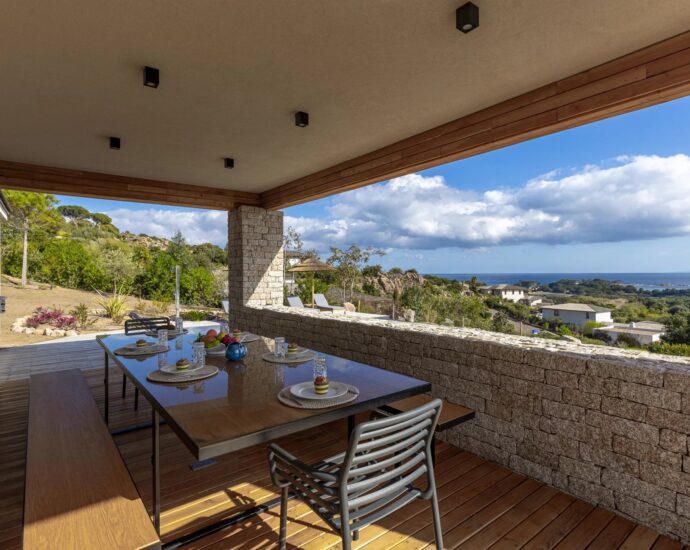 Porto-Vecchio, Palombaggia, Villa vue mer panoramique, 7 chambres, salle de sport, piscine chauffée, plage à pieds