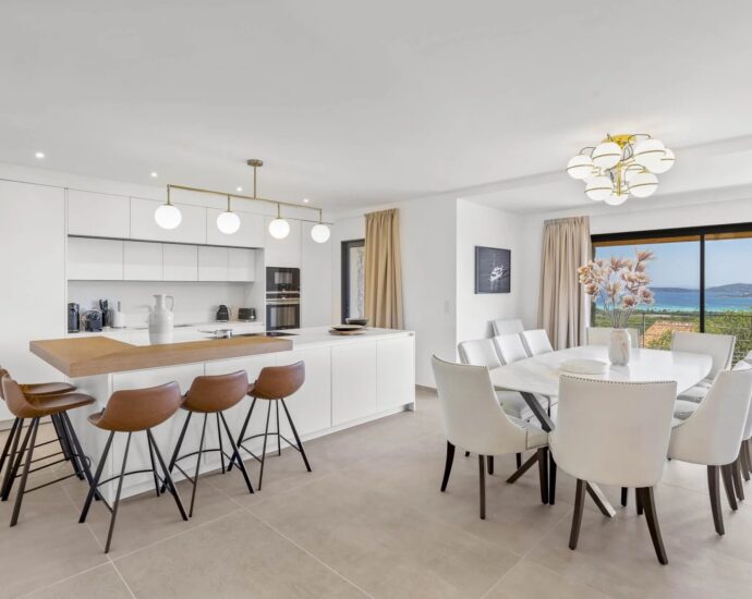 Saint-Cyprien, villa d’architecte, 7 chambres, piscine, vue mer, plage à pied