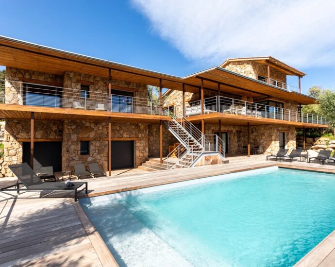 Arasu, villa d’architecte, 7 chambres, piscine, vue mer, plage à pied