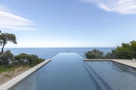 Favone, villa, panoramic sea view, 7 bedrooms, close to the beach, swimming pool, cinema room, gym, sauna, hammam, arcade room, pétanque court