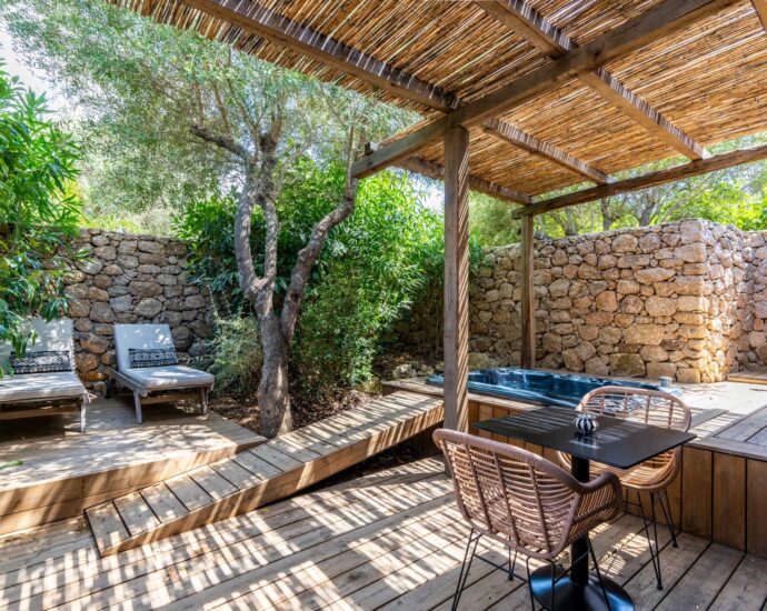 Exclusivité, Bonifacio, hôtel 4 étoiles, 10 suites privatives, piscine