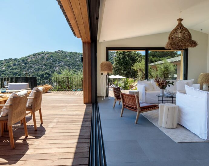 Porto-Vecchio, Palombaggia, Villa vue mer panoramique, 6 chambres, piscine chauffée, plage à pied