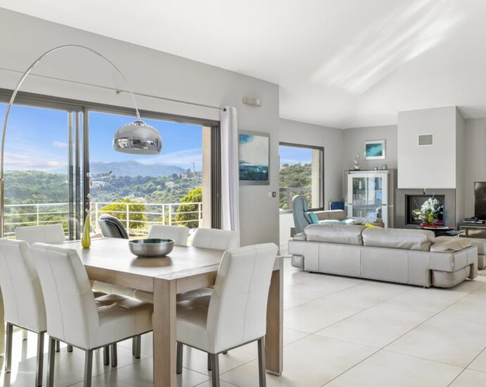 Porto vecchio, Palombaggia, villa 5 chambres, vue mer, piscine et proche plage