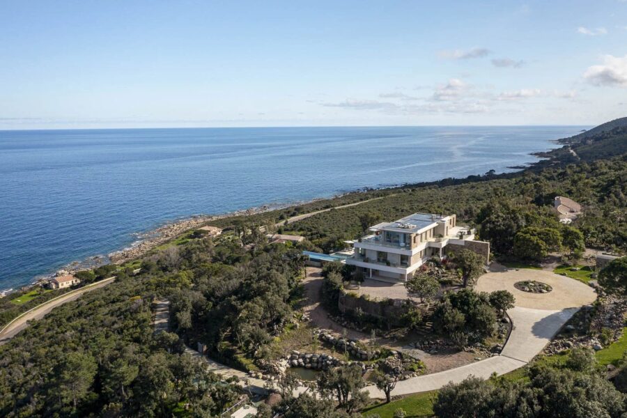 Favone, villa, panoramic sea view, 7 bedrooms, close to the beach, swimming pool, cinema room, gym, sauna, hammam, arcade room, pétanque court