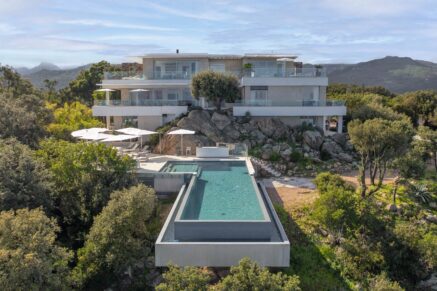 Favone, villa, panoramic sea view, 7 bedrooms, close to the beach, swimming pool, cinema room, gym, sauna, hammam, arcade room, pétanque court