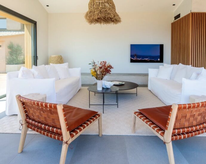 Porto-Vecchio, Palombaggia, Villa vue mer panoramique, 6 chambres, piscine chauffée, plage à pied