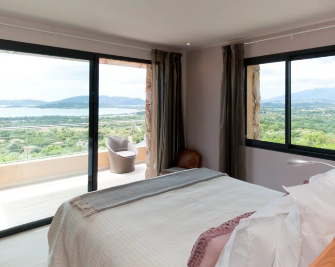 Porto vecchio, Arasu/Cirindinu, villa 5 chambres, piscine et vue mer