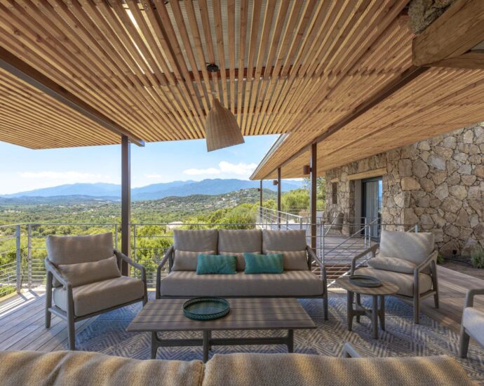 Saint-Cyprien, villa d’architecte, 7 chambres, piscine, vue mer, plage à pied