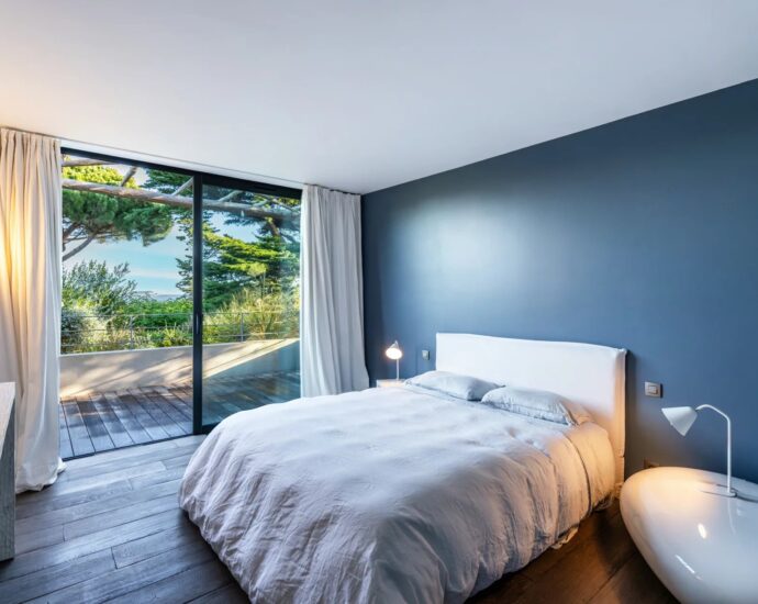 Exclusivité, Domaine de Cala Rossa, La Testa, Propriété exceptionnelle pied dans l&rsquo;eau, 2 villas, 7 chambres, piscine, plage à pied, vue mer panoramique