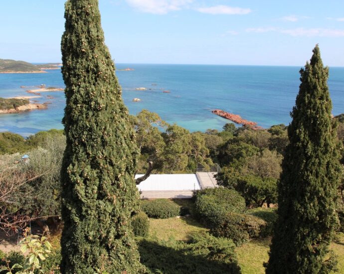Cala Rossa, Domaine de la Tour, Villa vue mer panoramique, 6 chambres, piscine, plage à pied