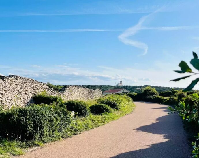 Bonifacio, Guesthouse, 12 Studios, Beach within Walking Distance