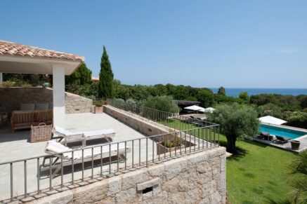 Sea view villa in private area of Punta Arasu, pool, near beach, nice amenities.