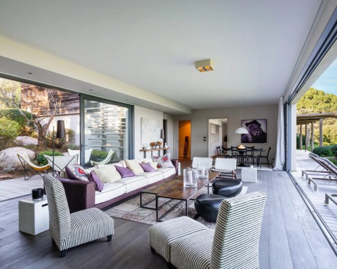 Exclusivité, Domaine de Cala Rossa, La Testa, Propriété exceptionnelle pied dans l&rsquo;eau, 2 villas, 7 chambres, piscine, plage à pied, vue mer panoramique