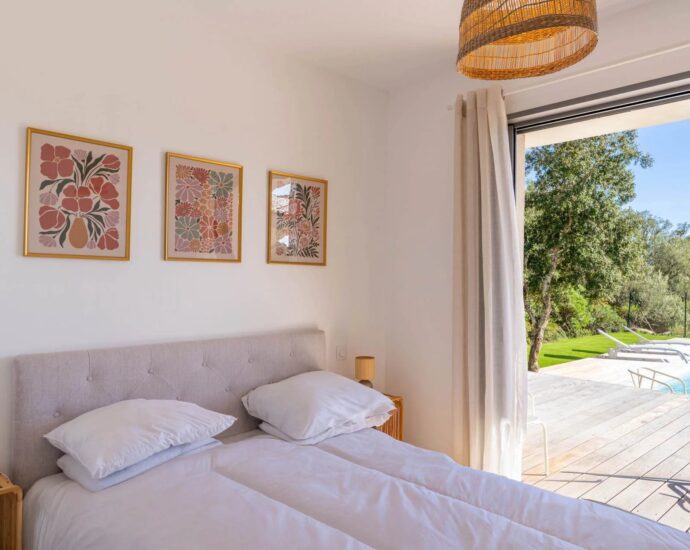 Sotta, Petra Longa Filippi, Villa 4 bedrooms, heated pool, mountain view, close to the beach