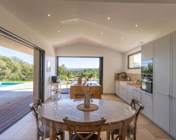 Sotta, Petra Longa Filippi, Villa 4 bedrooms, heated pool, mountain view, close to the beach