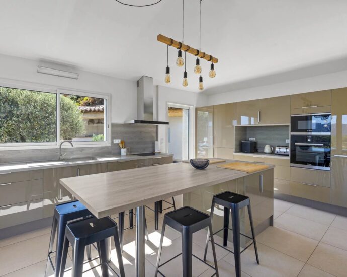 Porto-Vecchio, Golfo di Sogno,  Sea and mountain view villa with 4 bedrooms, heated pool, close to the beaches